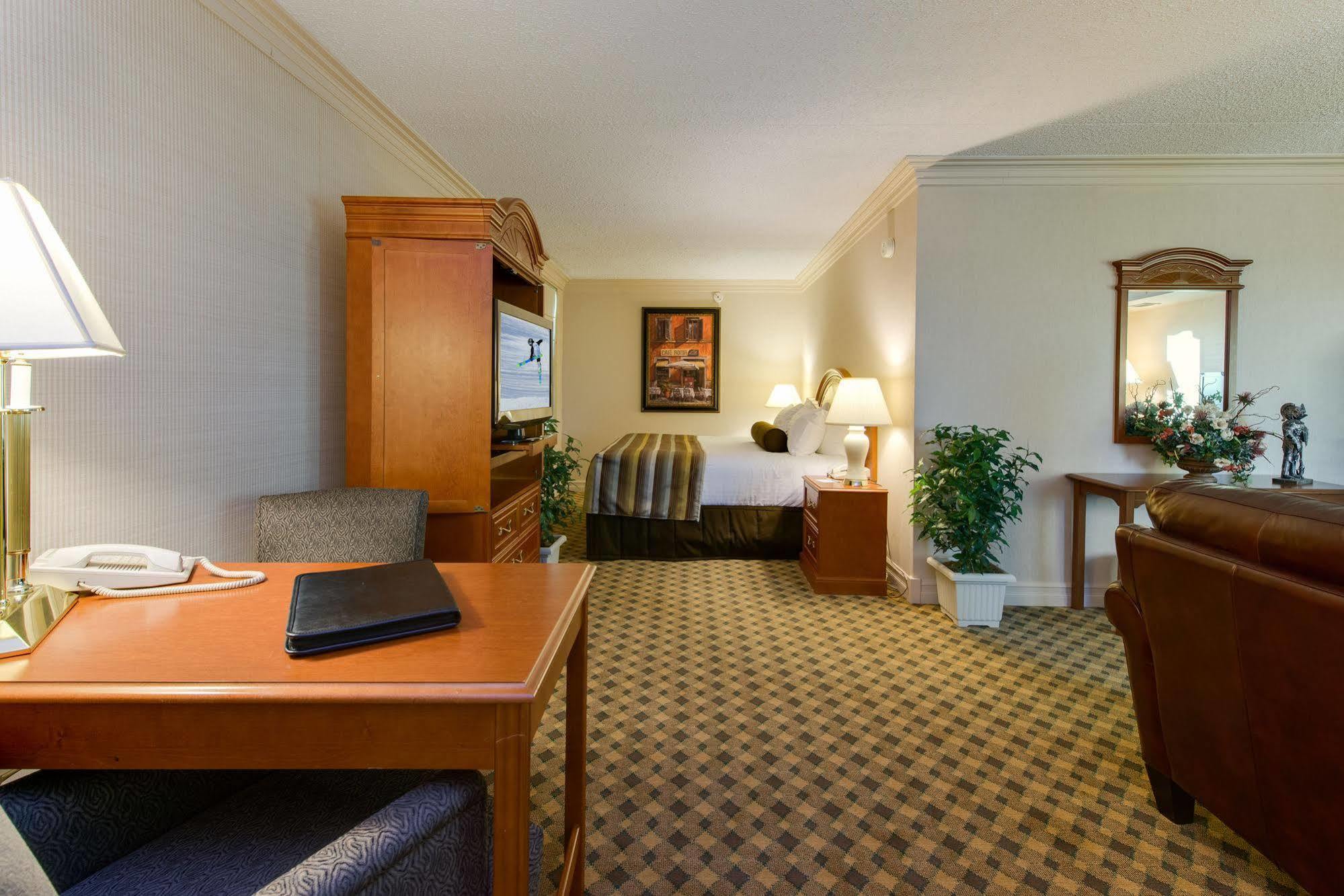 Black Knight Inn Ред Дир Экстерьер фото