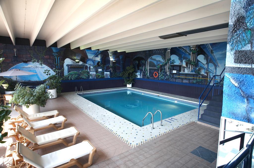 Black Knight Inn Ред Дир Экстерьер фото